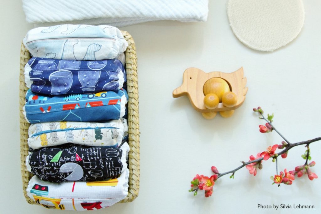 Sammlung von selbst genähtem Stoffwindeln